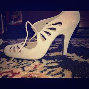 A pair of tan Crown vintage heels